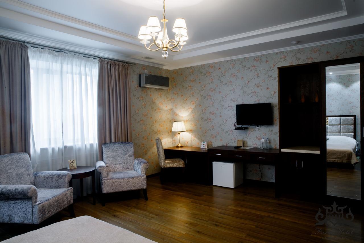 Park Hotel Karagandy エクステリア 写真
