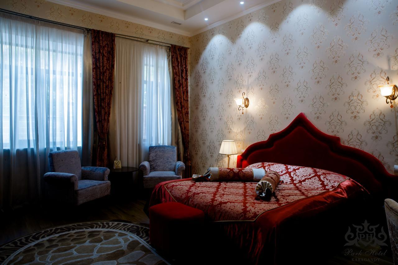 Park Hotel Karagandy エクステリア 写真