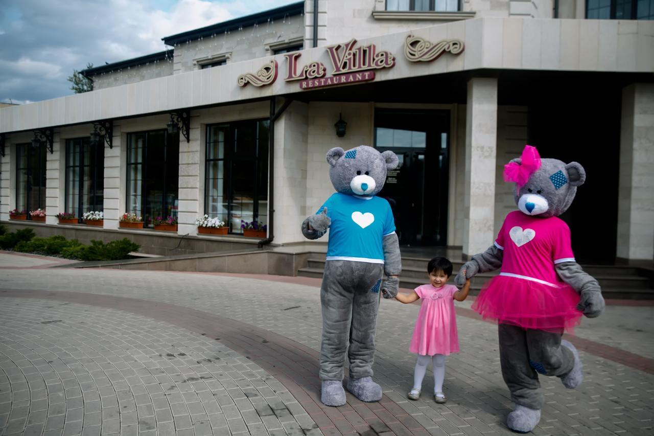 Park Hotel Karagandy エクステリア 写真